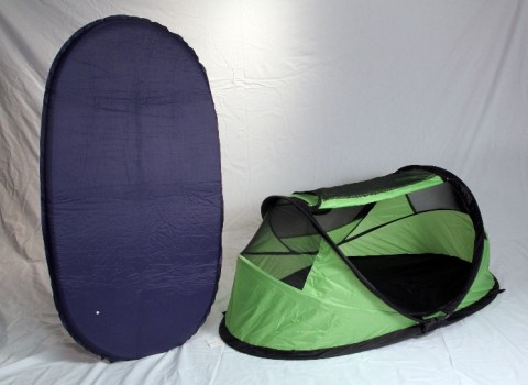 PeaPod Travel Bed (green) with Inflatable Air Mattress