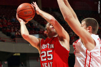 APSU Men’s Basketball Senior Anthony Campbell had 20 points Saturday afternoon. (Courtesy: Austin Peay Sports Information)