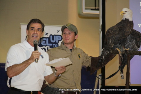 Jerry Blessing speaks with a Tennessee State Park Ranger Jerry Blessing speaks with a Tennessee State Park Ranger
