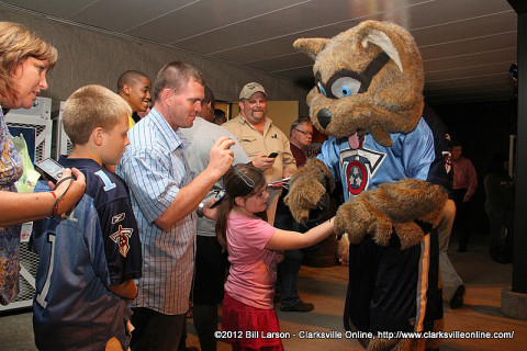 Tennessee Titans T-Rac was with the Titans Caravan when it rolled into Clarksville April 30th, 2012. T-Rac was by throngs of fans at the Kroger at 1489 Madison Street. Tennessee Titans T-Rac was with the Titans Caravan when it rolled into Clarksville April 30th, 2012. T-Rac was by throngs of fans at the Kroger at 1489 Madison Street.