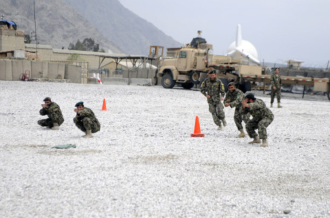 Afghan National Army soldiers from 4th Combat Support Kandak, 2nd Brigade, 201st Corps, train on how to react to contact with U.S. Army soldiers from Team Phalanx, Security Forces Advisory and Assistance Team, 1st Brigade Combat Team, 101st Airborne Division, March 12, 2013, at Combat Outpost Fortress, Kunar province, Afghanistan. (Photo by Sgt. Jon Heinrich)