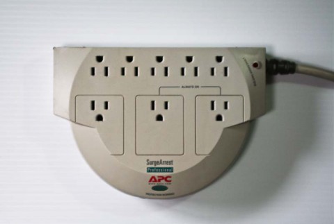 APC 8 Series SurgeArrest surge protector