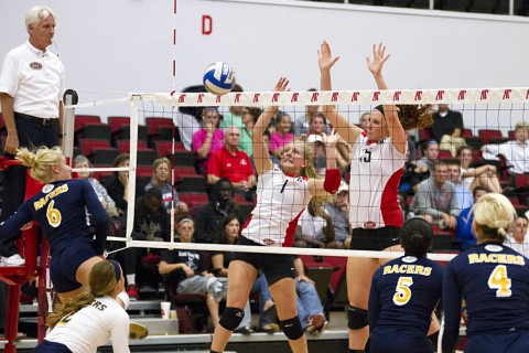 Austin Peay State University Volleyball Team defeats Murray State. (David Roach-Clarksville Sports Network)