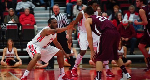 Austin Peay Men's Basketball square-off against SIU Edwardsville on Saturday. (Michael Rios Clarksville Sports Network)