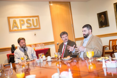 Will McClatchey (left), vice president and director of research at the Botanical Research Institute of Texas, joins Dr. Jaime Taylor, APSU interim provost and vice president of academic affairs, and Dr. L. Dwayne Estes, APSU associate professor of biology and principle investigator for the Center of Excellence in Field Biology, for a special breakfast meeting on campus. (Beth Liggett/APSU)