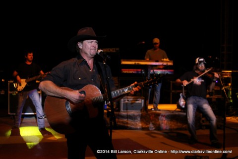 Tracy Lawrence performing closing out the 2014 Riverfest Festival