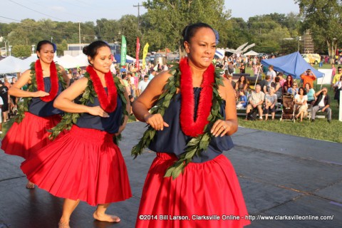 Members of the Hui Hawaii O Tenesi Hawaiian Civic Club performing at the 2014 Riverfest Festival