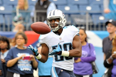 Tennessee Titans running back Leon Washington (29) catches a pass during warm ups prior to the game against the Jacksonville Jaguars at LP Field. (Jim Brown-USA TODAY Sports)