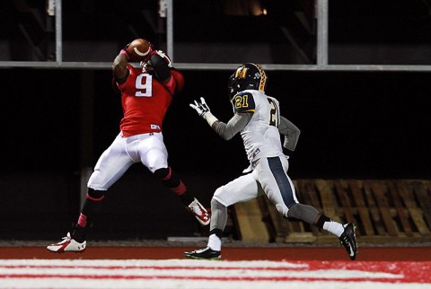 Austin Peay wide receiver Jared Beard catches a 30 yard touchdown pass from quarterback Mickey Macius in the 2nd quarter against Murray State. (APSU Sports Information)