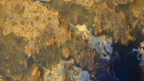 Mars image from the orbiter's High Resolution Imaging Science Experiment (HiRISE) camera. (NASA/JPL-Caltech/Univ. of Arizona) Mars image from the orbiter's High Resolution Imaging Science Experiment (HiRISE) camera. (NASA/JPL-Caltech/Univ. of Arizona)
