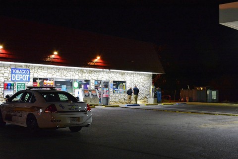 Clarksville Police Officers investigate shooting in the area of Bel Aire Park. (Sergeant Terry Minton)