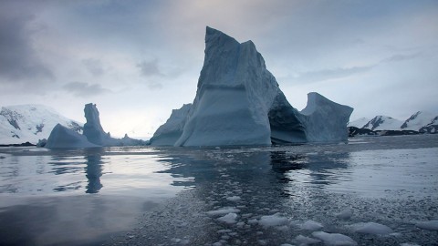 Antarctica's Larsen B Ice Shelf is likely to shatter into hundreds of icebergs like this one before the end of the decade, according to a new NASA study. (NSIDC/Ted Scambos) Antarctica's Larsen B Ice Shelf is likely to shatter into hundreds of icebergs like this one before the end of the decade, according to a new NASA study. (NSIDC/Ted Scambos)