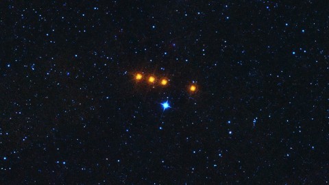 The asteroid Euphrosyne glides across a field of background stars in this time-lapse view from NASA's WISE spacecraft. (NASA)