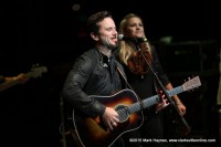 Charles Esten closes out the 2015 Riverfest Festival.