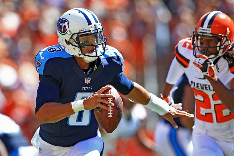 Tennessee Titans quarterback Marcus Mariota (8) scrambles out of the pocket during the first quarter against the Cleveland Browns at FirstEnergy Stadium. (Andrew Weber-USA TODAY Sports)