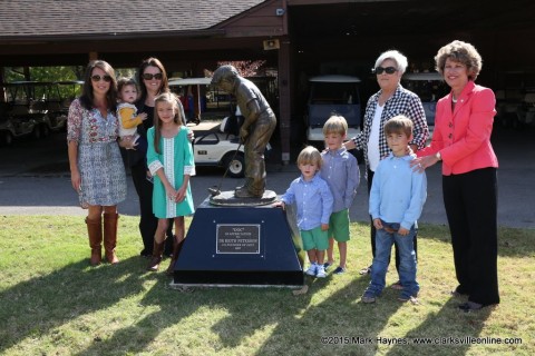 Dr. Keith Peterson's statue was unveiled Wednesday October 21st at Clarksville's Swan Lake Golf Course.