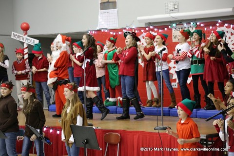 Montgomery Central Elementary School 5th grade performs "The Reindeer Whisperer".