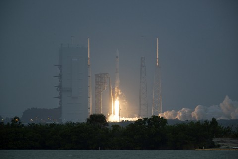 Orbital ATK's Cygnus cargo spacecraft launches aboard United Launch Alliance's Atlas V rocket on Sunday, Dec. 6, at 4:44:56 p.m. EST from Space Launch Complex 41 at Cape Canaveral Air Force Station in Florida. (NASA/Tony Gray & Tim Terry)