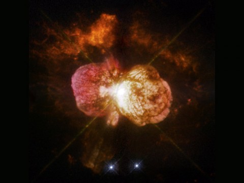 Astronomers cannot yet explain what caused the titanic eruption of star Eta Carinae in the 1840s. (NASA, ESA and the Hubble SM4 ERO Team)