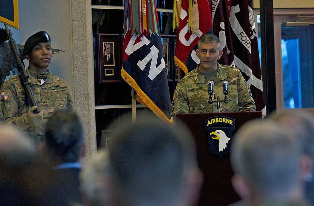 Lt Gen Stephen J Townsend Xviii Airborne Corps Commanding General Speaks To 101st Airborne Division Air