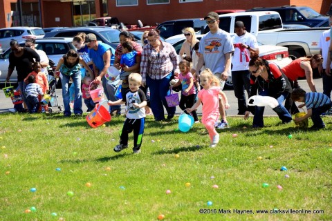 Hilltop Super Market's 21st Annual Easter Egg Hunt