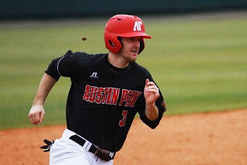 Austin Peay Baseball rolls over Western Kentucky Hilltoppers Tuesday, 16-2. (APSU Sports Information)