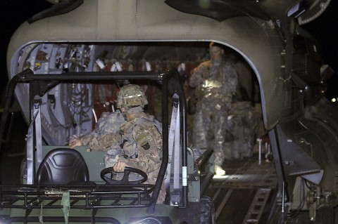 A crew chief with Alpha Company, 2nd Battalion (Assault), 10th Aviation Brigade, 10th Mountain Division, briefs 1st Battalion, 506th Infantry Regiment, 1st Brigade Combat Team, 101st Airborne Division (Air Assault) Soldiers at a safety brief during load out for an air assault mission Feb. 28, 2016, at Hangar 9, Fort Campbell, Ky. (Staff Sgt. Jesse Anderla, 1st Brigade Combat Team, 101st Airborne Division (Air Assault) Public Affairs) A crew chief with Alpha Company, 2nd Battalion (Assault), 10th Aviation Brigade, 10th Mountain Division, briefs 1st Battalion, 506th Infantry Regiment, 1st Brigade Combat Team, 101st Airborne Division (Air Assault) Soldiers at a safety brief during load out for an air assault mission Feb. 28, 2016, at Hangar 9, Fort Campbell, Ky. (Staff Sgt. Jesse Anderla, 1st Brigade Combat Team, 101st Airborne Division (Air Assault) Public Affairs)