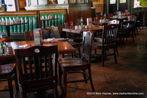 Old Chicago dinning area. Old Chicago dinning area.