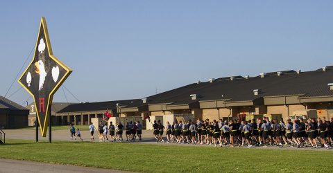 Soldiers from 101st Special Troops Battalion “Sustainers”, 101st Airborne Division Sustainment Brigade, 101st Airborne Division (Air Assault), conducted a one-mile run accompanied by Gold Star and surviving family members in honor of the fallen Soldiers at Fort Campbell, Ky., May 23, 2016. (Sgt. Neysa Canfield, 101st Sustainment Brigade, 101st Airborne Division (AA) Public Affairs)