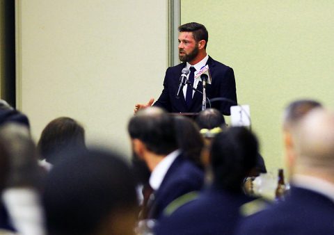 Noah Galloway, a 101st Airborne Division veteran, speaks during the 7th annual Angels of the Battlefield at Valor Hall in Hopkinsville, Ky., Sept. 13, 2016. Galloway said his life was saved by combat medics in 2005 after his patrol was hit with an improvised explosive device. (U.S. Army photo by Sgt. William White, 101st Airborne Division Public Affairs)