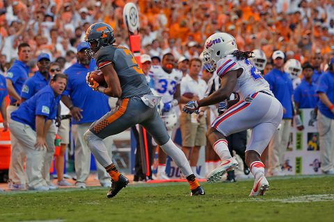 Tennessee Volunteers wide receiver Josh Malone (3) catches a pass against the Florida Gators during the second half at Neyland Stadium. Tennessee won 38-28. (Randy Sartin-USA TODAY Sports)