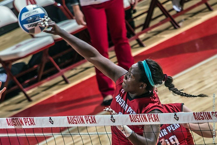 APSU Volleyball defeats Eastern Kentucky in four sets Clarksville