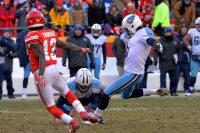 Tennessee Titans kicker Ryan Succop (4) kicks the winning field goal during the second half against the Kansas City Chiefs at Arrowhead Stadium. Tennessee won 19-17. (Denny Medley-USA TODAY Sports)