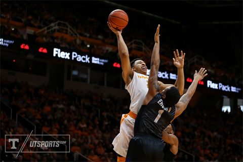 Forward Grant Williams #2 of the Tennessee Volunteers during the game between the Kansas State Wildcats and the Tennessee Volunteers at Thompson-Boling Arena in Knoxville, TN. (Craig Bisacre/Tennessee Athletics)