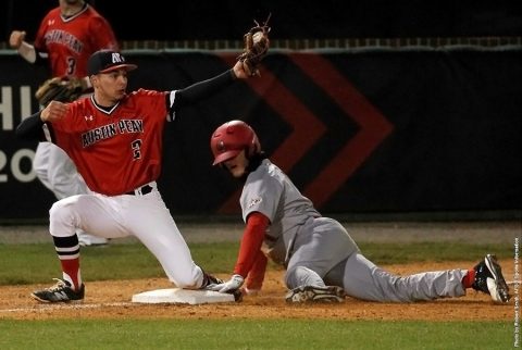 Austin Peay Baseball hits the road this weekend for a three game series against OVC rival Murray State Racers. (APSU Sports Information) Austin Peay Baseball hits the road this weekend for a three game series against OVC rival Murray State Racers. (APSU Sports Information)