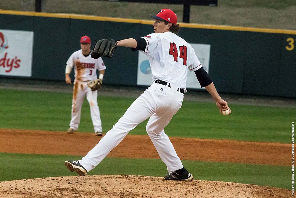 Austin Peay Baseball plays three game series against Western Kentucky