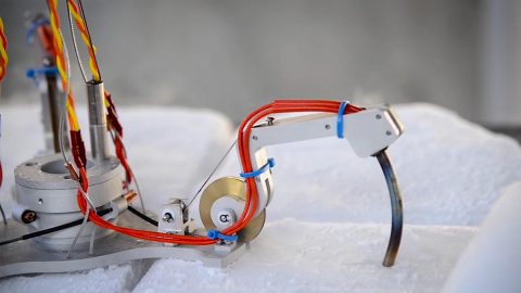 A robotic claw, one of several innovative tools developed at JPL for exploring icy, ocean worlds like Europa. (NASA/JPL-Caltech) A robotic claw, one of several innovative tools developed at JPL for exploring icy, ocean worlds like Europa. (NASA/JPL-Caltech)