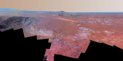 A grooved ridge called "Rocheport" on the rim of Mars' Endeavour Crater spans this scene from the Pancam on NASA's Mars rover Opportunity. (NASA/JPL-Caltech/Cornell Univ./Arizona State Univ.)