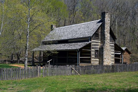 Land Between the Lakes Homeplace 1850s Working Farm. (Kelly Best Bennett)