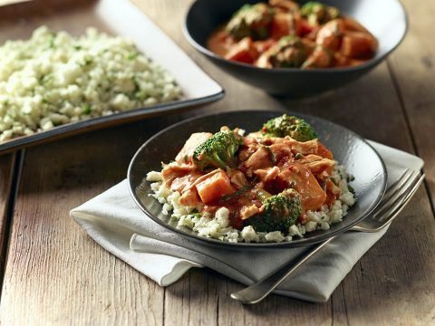 Slow-cooker panang curry with chicken cauliflower rice. (American Heart Association)