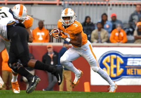 Tennessee Volunteers running back Ty Chandler (3) runs the ball against the Vanderbilt Commodores during the first half at Neyland Stadium. (Randy Sartin-USA TODAY Sports)