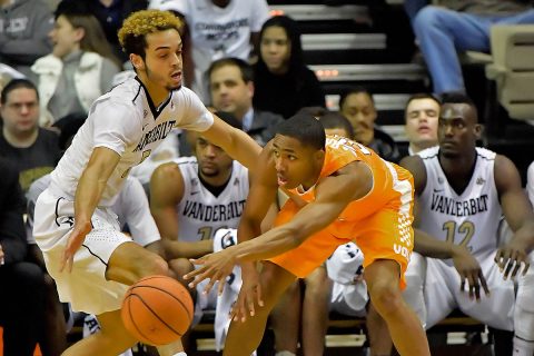 Tennessee Volunteers guard Chris Darrington (32) passes around Vanderbilt Commodores guard Matthew Fisher-Davis (5) during the first half at Memorial Gymnasium. (Jim Brown-USA TODAY Sports)