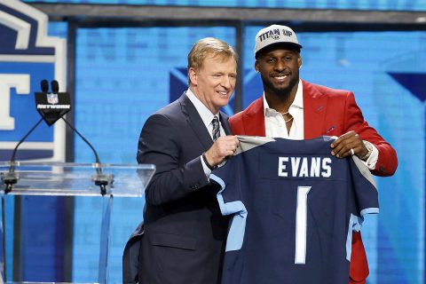 Rashaan Evans (Alabama) with NFL commissioner Roger Goodell after being is selected as the number twenty-two overall pick to the Tennessee Titans in the first round of the 2018 NFL Draft at AT&T Stadium. (Tim Heitman-USA TODAY Sports)