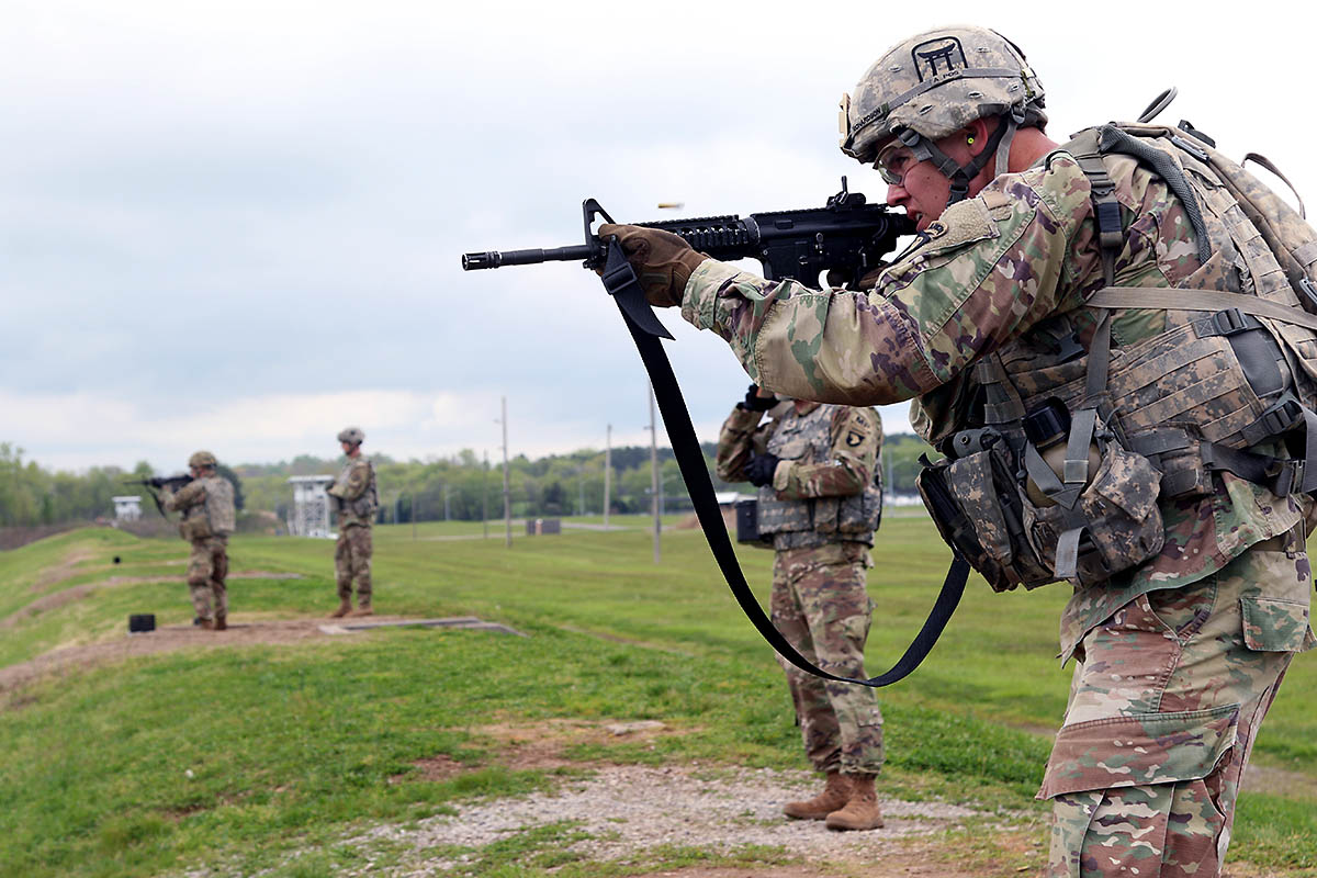 Spc. Johnny Richardson, a Charleston, South Carolina native, from Charlie Company, 1st Battalion, 187th Infantry Regiment, 3rd Brigade Combat Team, 101st Airborne Division, shoots pop-up targets during the qualification portion of the 101st’s NCO, Soldier of the Year at Range 9 on Fort Campbell, Ky., April 24. (Sgt. Sharifa Newton, 40th Public Affairs Detachment)