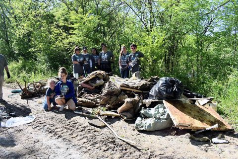 The City of Clarksville and the Cumberland River Compact joined forces April 29th to clean a section of the Red River in preparation for a new walking trail. More than 30 volunteers spent the afternoon removing more than 1,900 lbs of trash, 325 lbs of plastic and aluminum recyclables and 186 tires from the area.