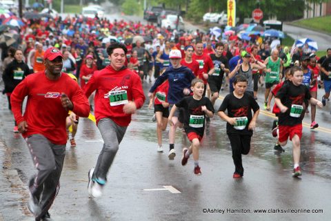 1,200 runners came out Saturday for a rainy Queen City Road Race.