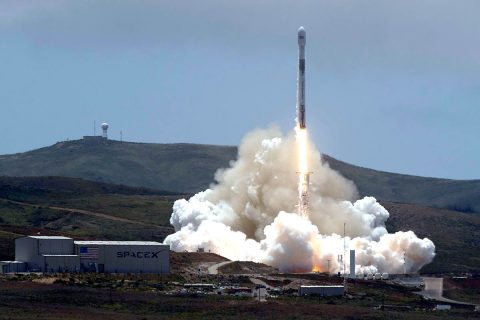 The NASA/German Research Centre for Geosciences GRACE Follow-On spacecraft launch onboard a SpaceX Falcon 9 rocket, Tuesday, May 22, 2018, from Space Launch Complex 4E at Vandenberg Air Force Base in California. The mission will measure changes in how mass is redistributed within and among Earth's atmosphere, oceans, land and ice sheets, as well as within Earth itself. (NASA/Bill Ingalls)