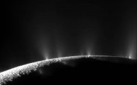 A dramatic plume sprays water ice and vapor from the south polar region of Saturn’s moon Enceladus. Cassini’s first hint of this plume came during the spacecraft’s first close flyby of the icy moon on February 17, 2005. (NASA/JPL/Space Science Institute)