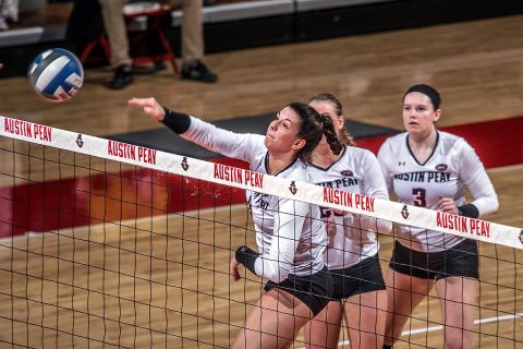 Austin Peay Women's Volleyball defeats Trevecca in five sets Tuesday afternoon at the Dunn Center. (APSU Sports Information) Austin Peay Women's Volleyball defeats Trevecca in five sets Tuesday afternoon at the Dunn Center. (APSU Sports Information)