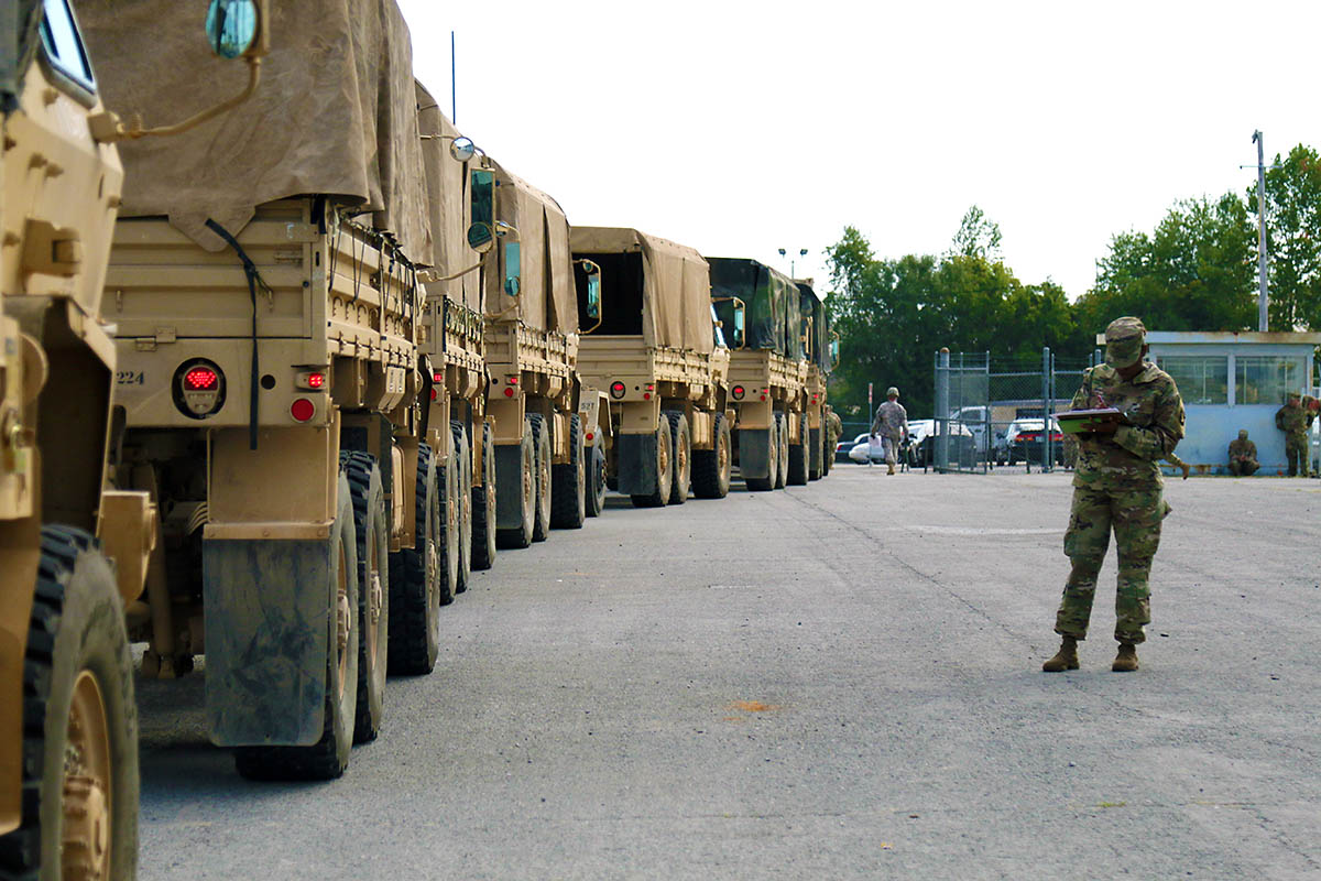 Soldiers assigned to 101st Sustainment Brigade, 101st Airborne Division (Air Assault), conduct preparations and deploy in support of Hurricane Florence relief efforts, Sept. 14, at Fort Campbell, Kentucky. The “Screaming Eagle” Soldiers will provide logistics and transportation to assist FEMA and other relief agencies. (Pfc. Beverly Roxane Mejia)